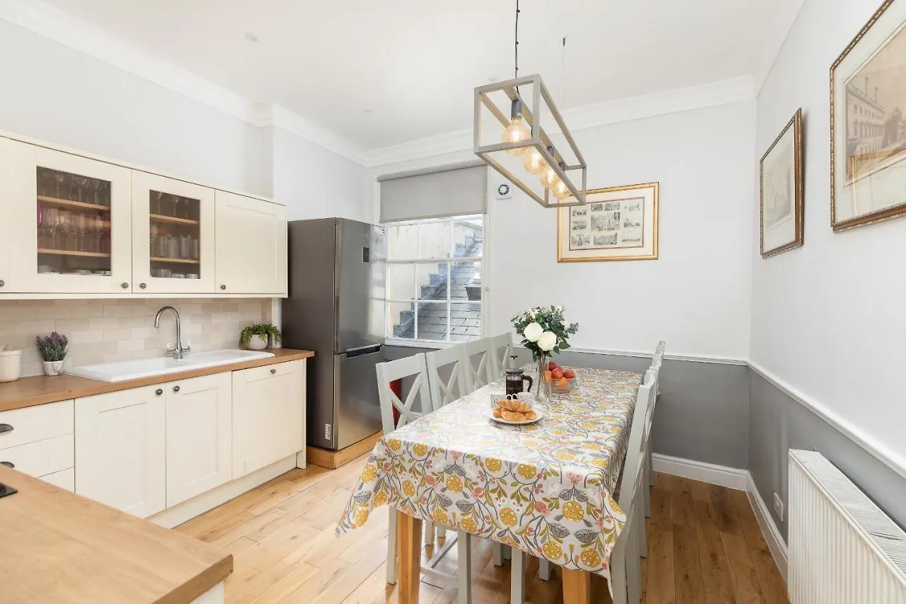6 Bedroom City Centre Georgian Town House - Abbey & Baths-2 Min Walk Bath