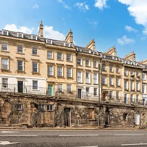 Pass The Keys Lovely 1 Bed Flat With Parking Close To The Centre Apartment