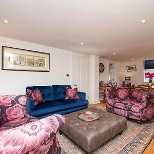 Pass The Keys 2 Bed Flat In The Heart Of Apartment