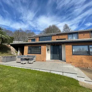 River Retreat - River Views & Parking Apartment Exeter